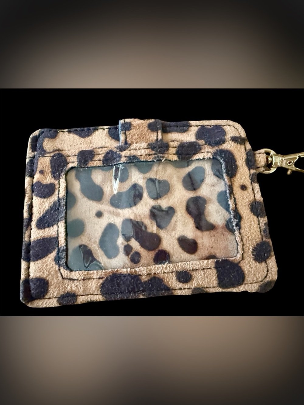 ๐ Leopard Print Wristlet Wallet & Keychain - Picture 3 of 4